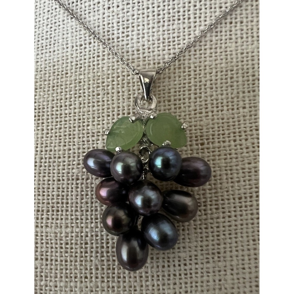 Rare. Purple FRESH WATER PEARL & GREEN JADE SILVER GRAPE PENDANT‎ Necklace